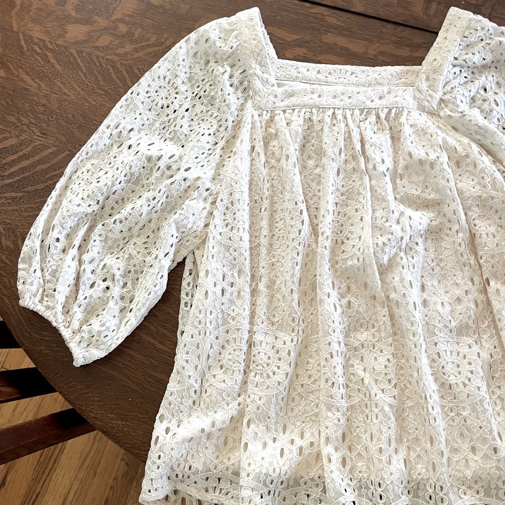 Lauren Conrad Ivory Lace blouse Sz L. puffed long sleeves, gathered square neck.